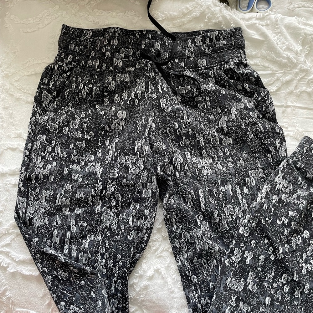 Lululemon joggers